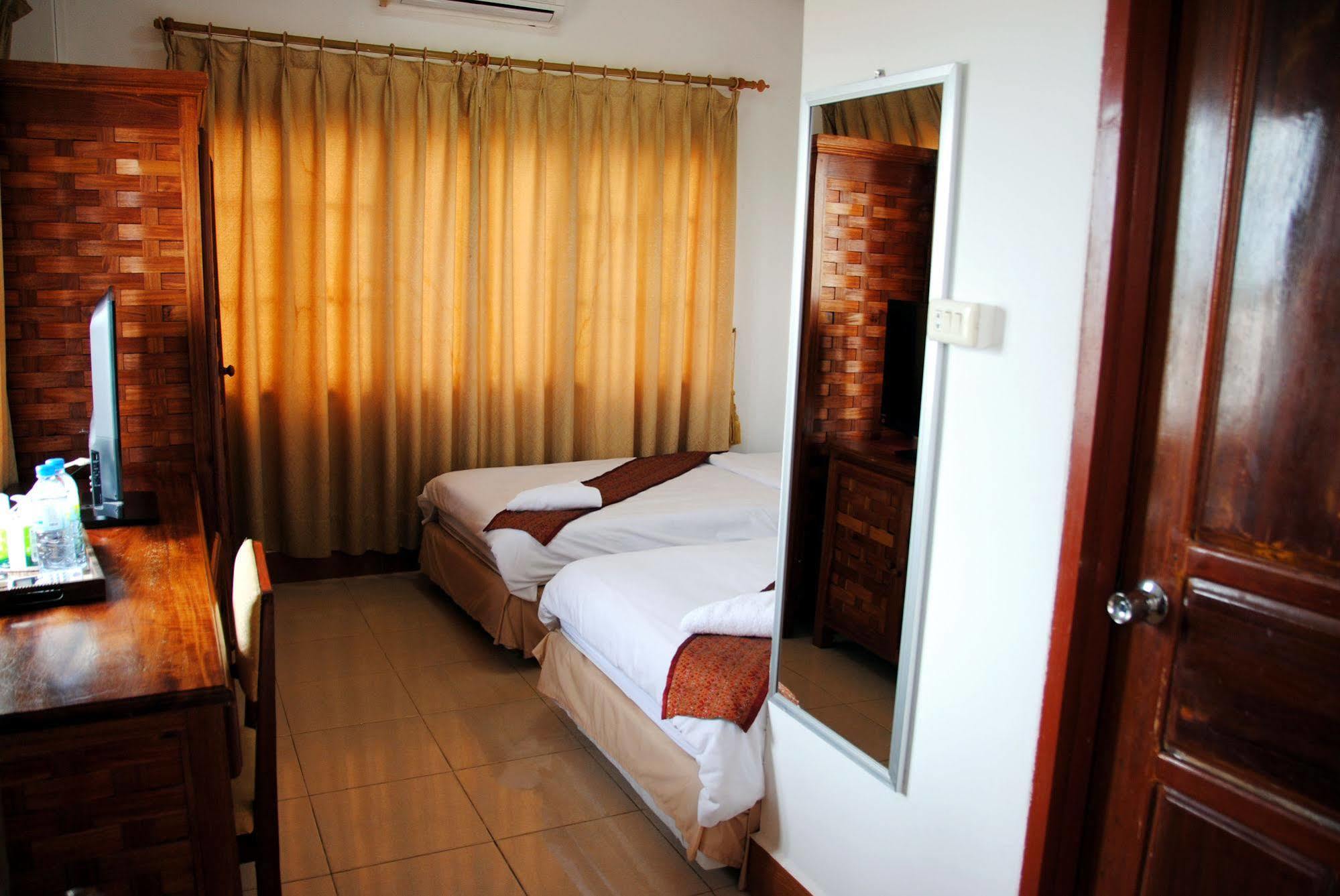 Nalinthone Guesthouse Ban Nongdouang Экстерьер фото